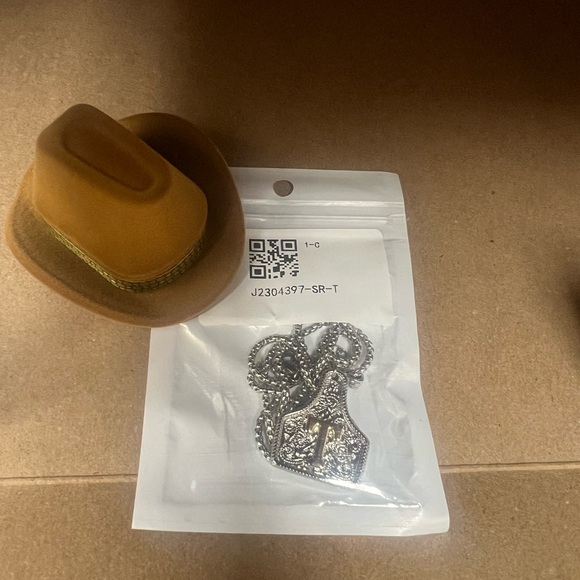 Intricate Silver Pendant Necklace with T Initial - Picture 2 of 3